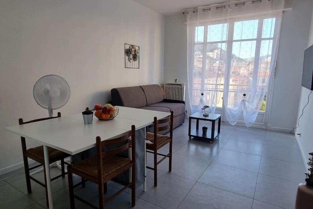 Renove, Centre, Proche Commodites Appartement